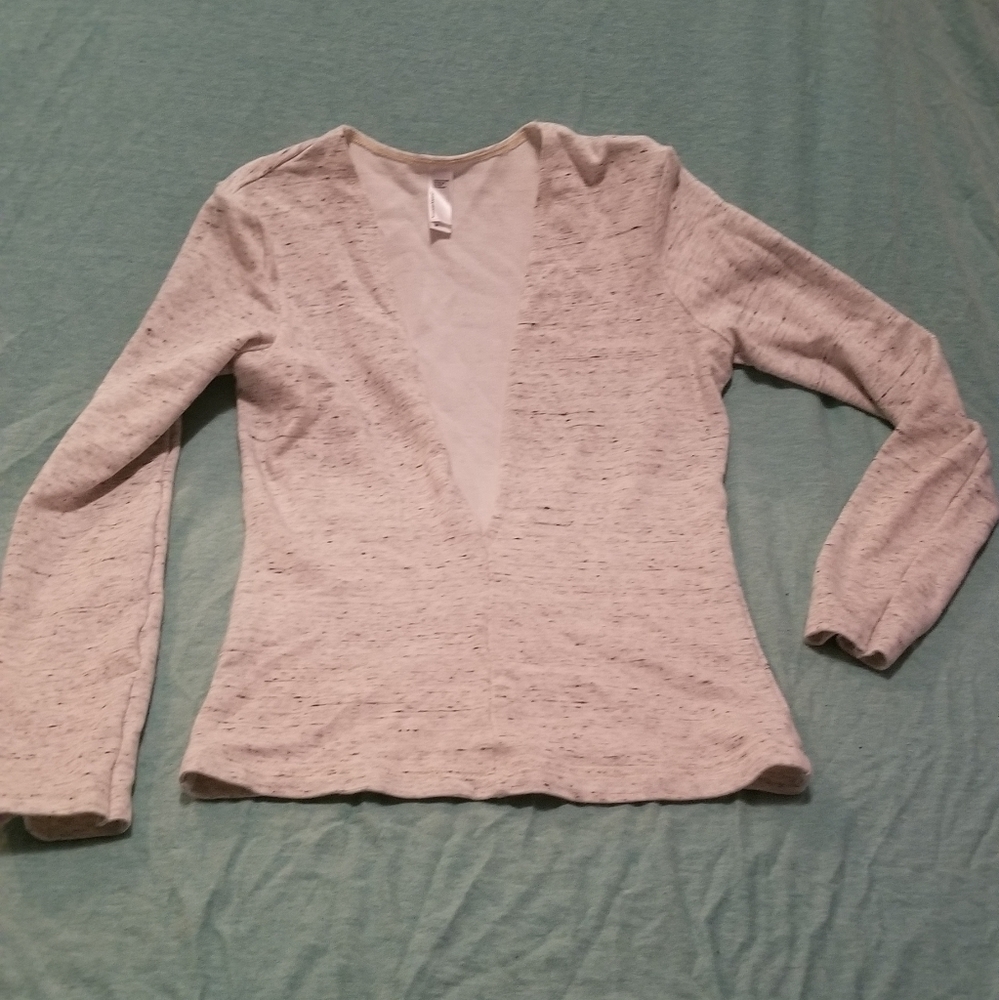 Low-Cut Long Sleeve